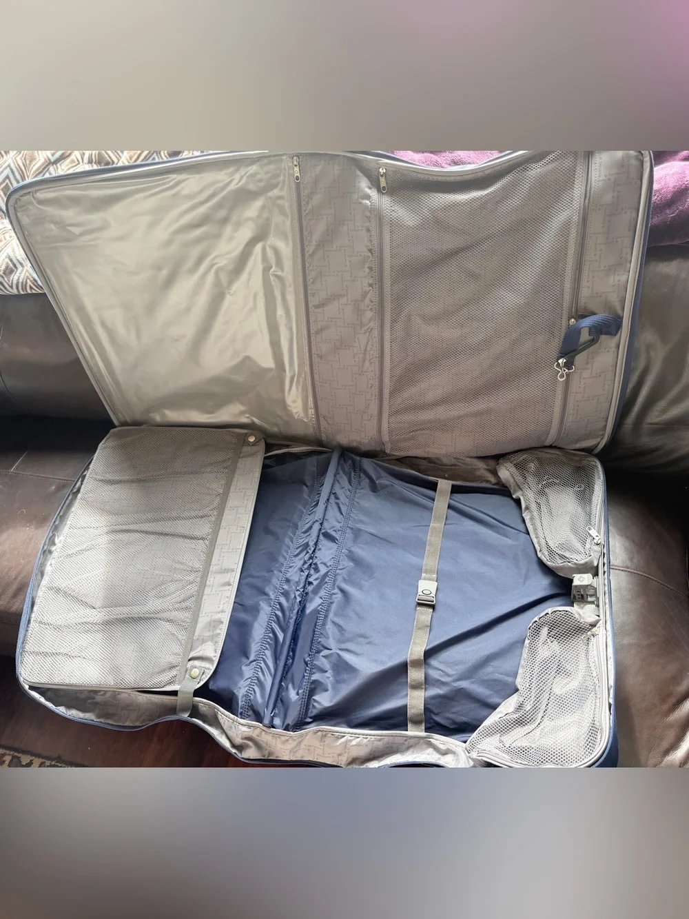 Samsonite navy blue suit / dress bi-fold garment travel bag